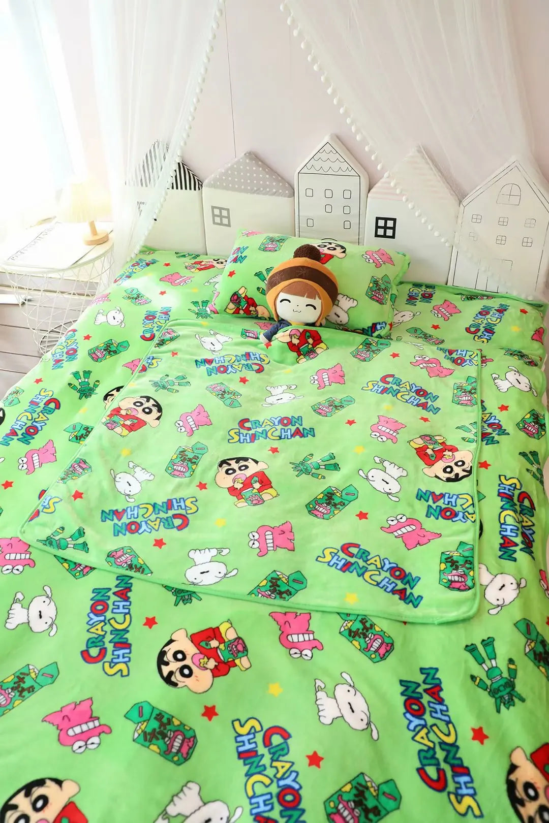 Crayon Shin Chan Fleece Blanket
